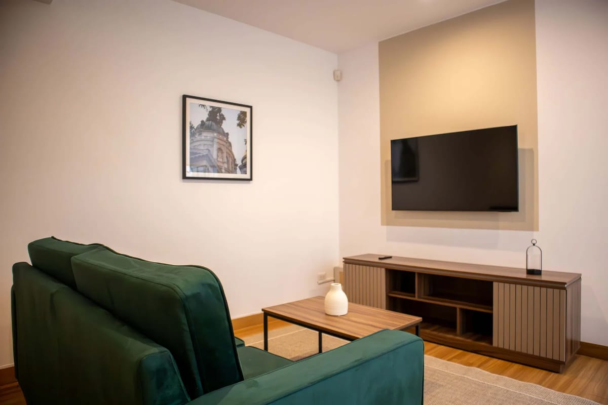 Striking 1BR near Malecon in Miraflores