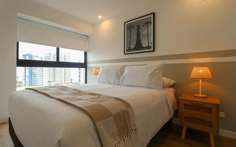 Upscale 2BR w/ Balcony & View in Miraflores