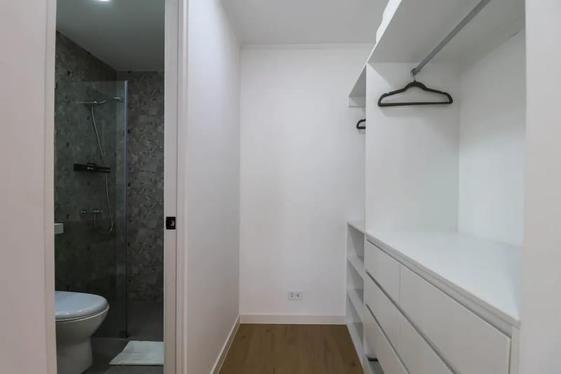 Upscale 2BR w/ Balcony & View in Miraflores