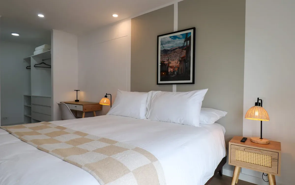 Upscale 2BR w/ Balcony & View in Miraflores