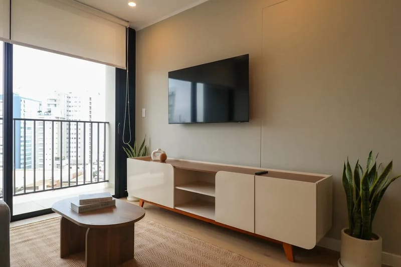 Upscale 2BR w/ Balcony & View in Miraflores