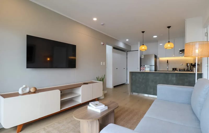 Upscale 2BR w/ Balcony & View in Miraflores