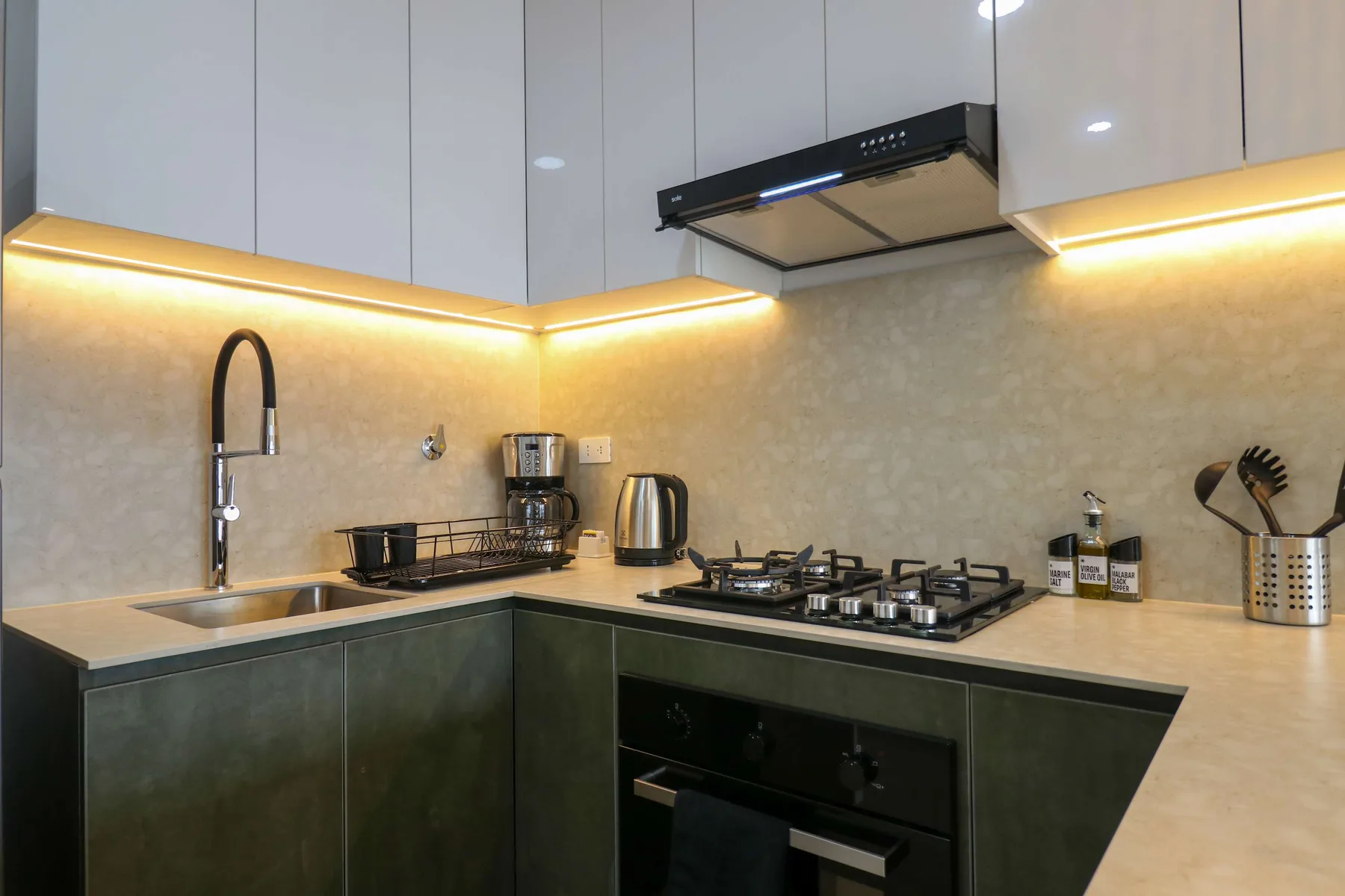 Upscale 2BR w/ Balcony & View in Miraflores
