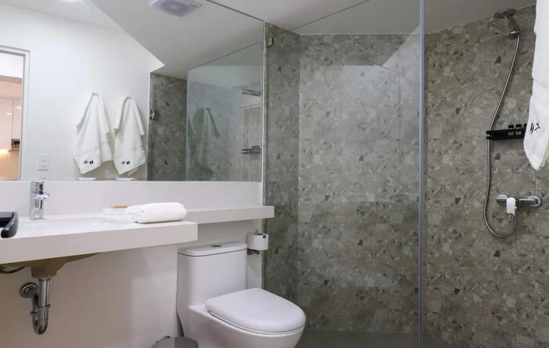 Upscale 2BR w/ Balcony & View in Miraflores