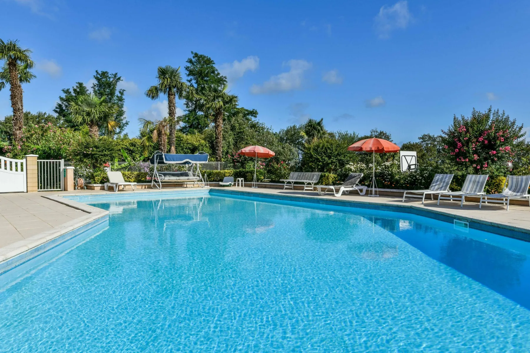 Aux Tauzins hotel