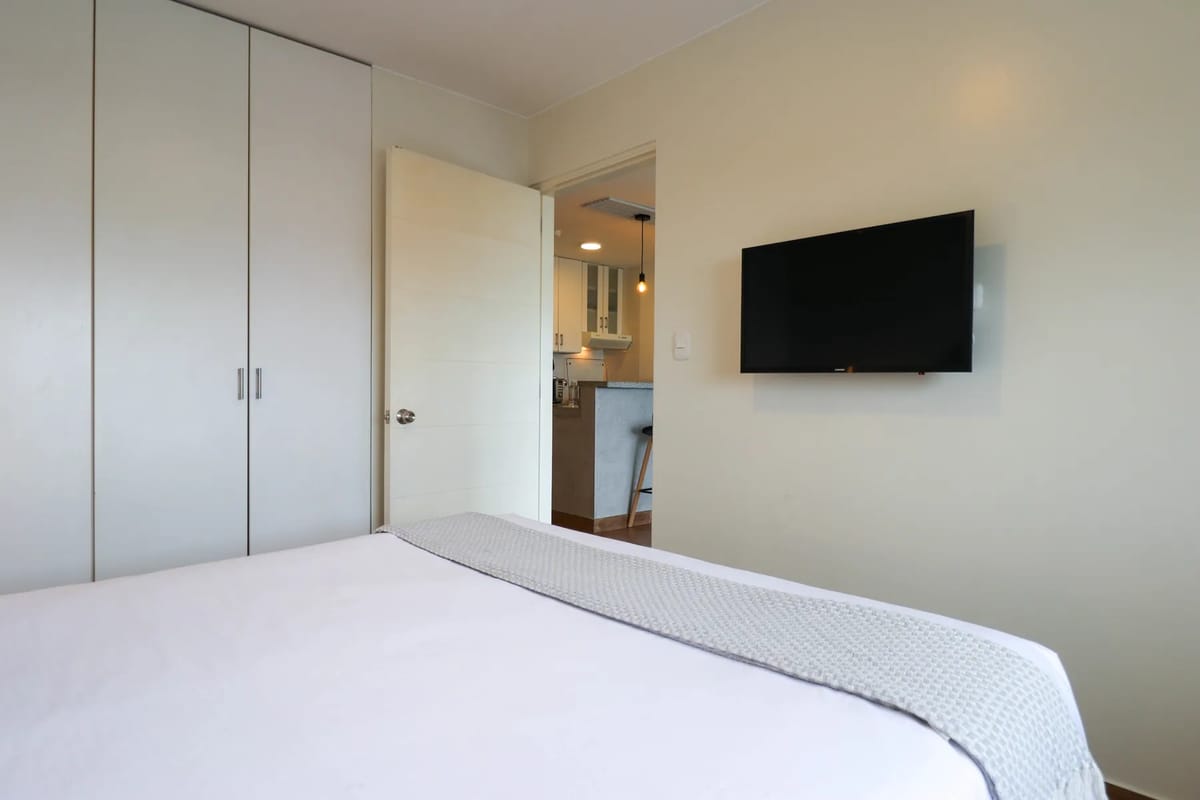 Fantastic 1BR with Balcony in Miraflores