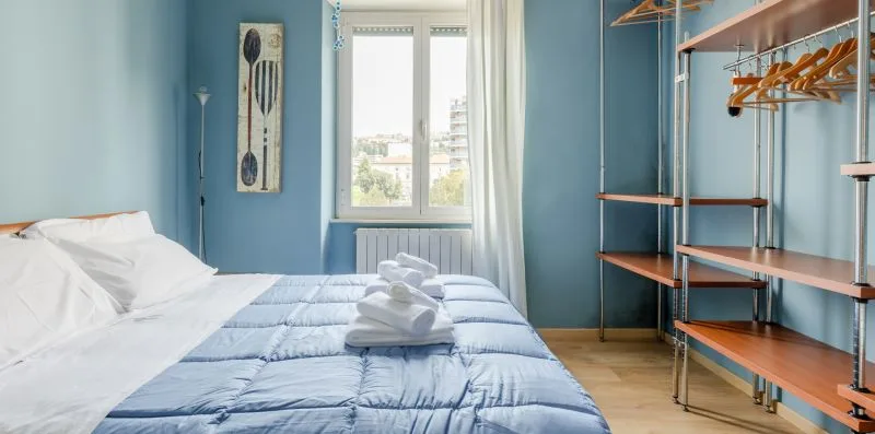 GuestHost - Bell’occhio Colorful Apt with Parking