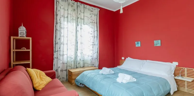 GuestHost - Bell’occhio Colorful Apt with Parking