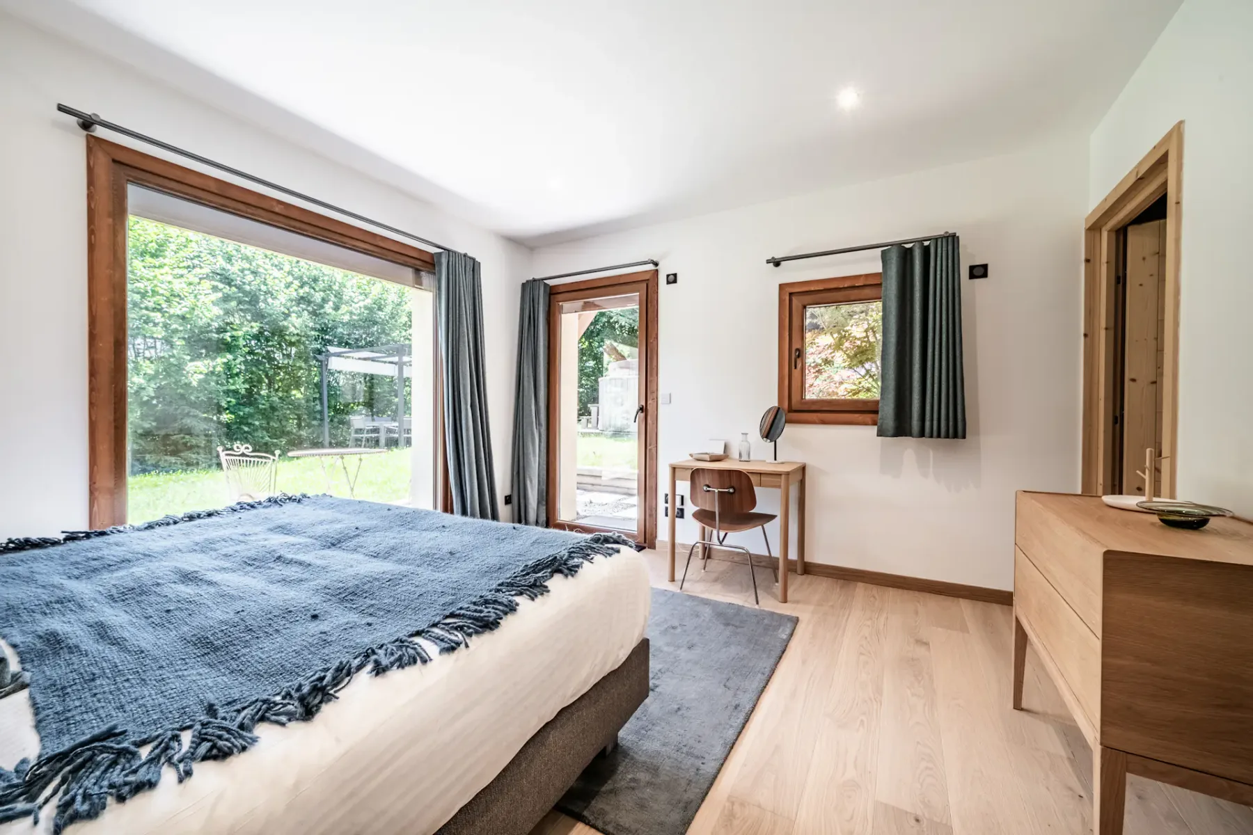 Luxury double ensuite bedroom ski chalet Arande Saint Gervais
