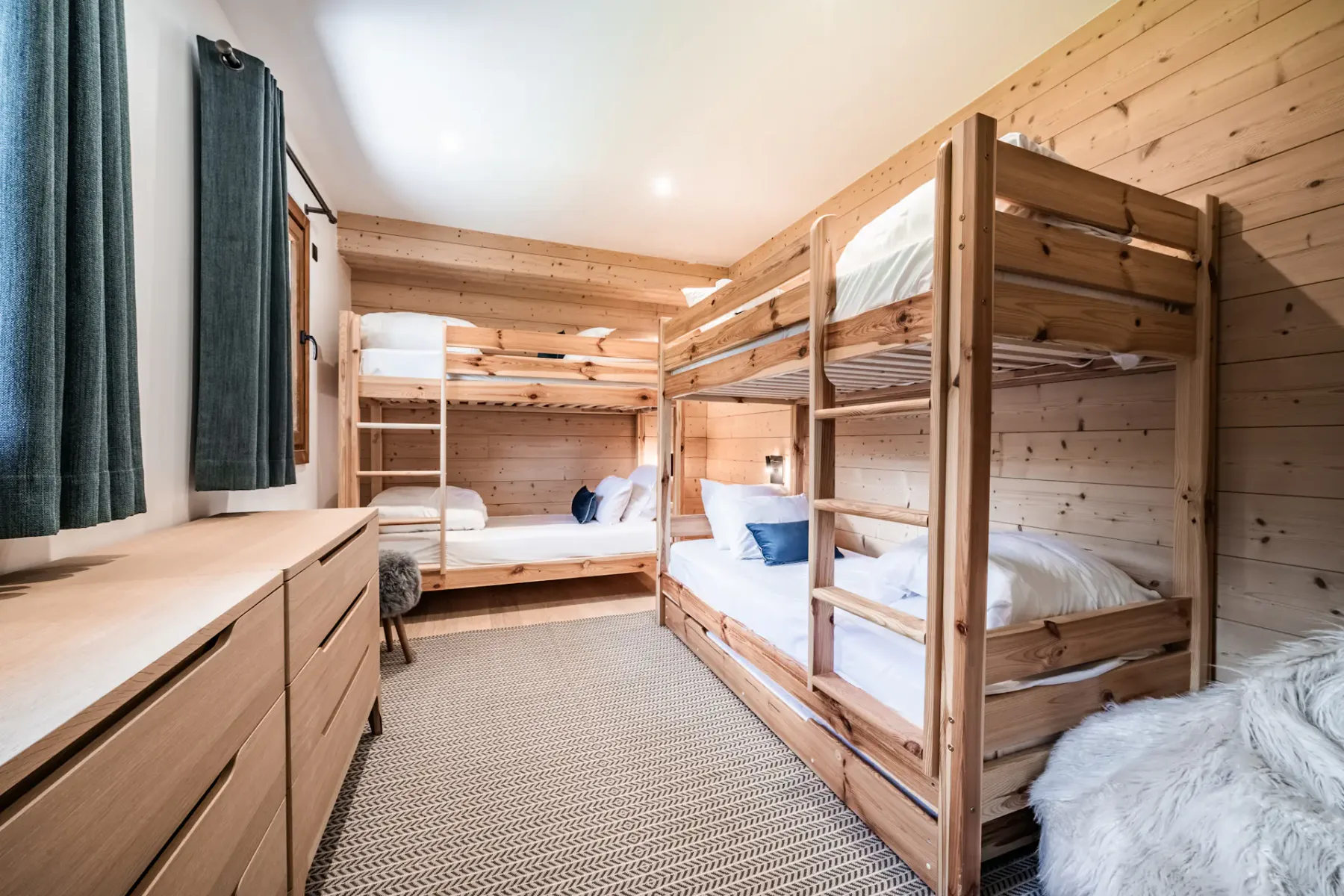 Cosy bedroom kids ski chalet Arande Saint Gervais