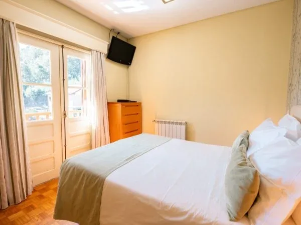 Adelaide Hotel room
