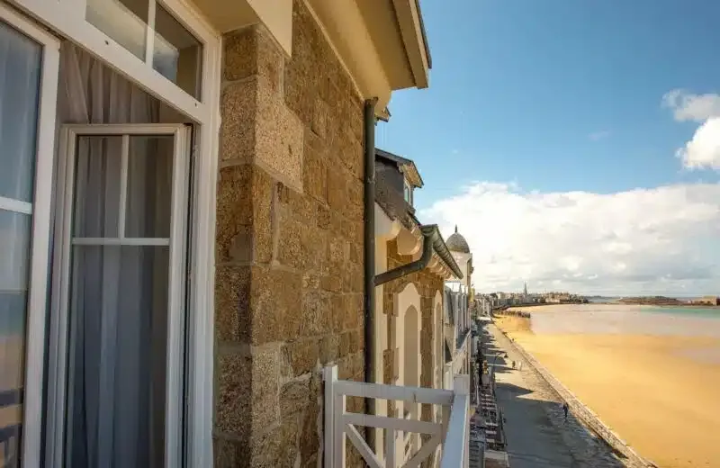 Balcón con vistas al mar