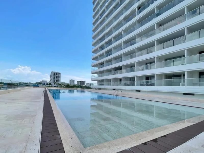 Deluxe Loft w/ Balcony & View in Crespo