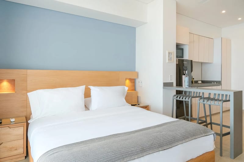 Deluxe Loft w/ Balcony & View in Crespo