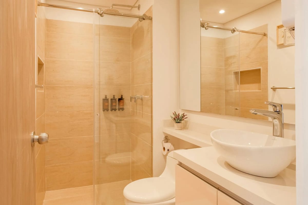 Deluxe Loft w/ Balcony & View in Crespo