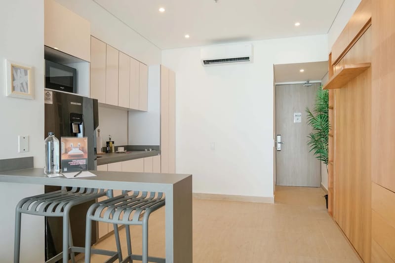 Deluxe Loft w/ Balcony & View in Crespo