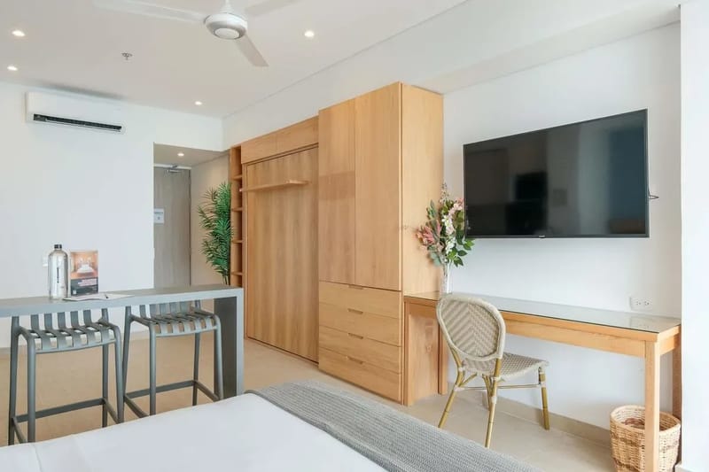 Deluxe Loft w/ Balcony & View in Crespo