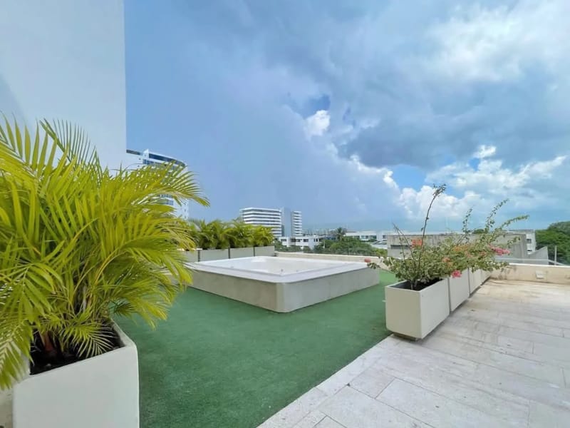 Deluxe Loft w/ Balcony & View in Crespo