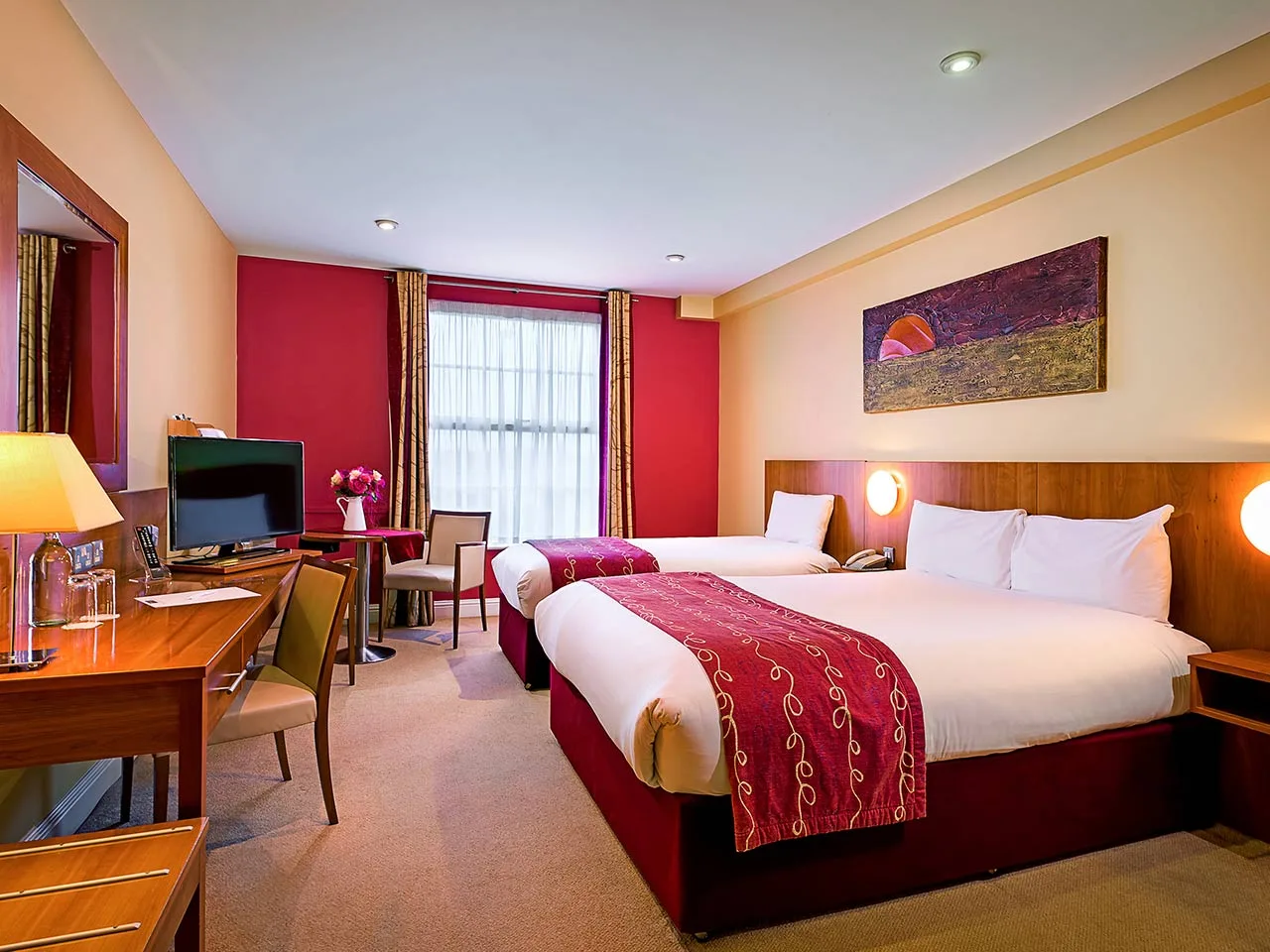 Habitación con dos camas individuales en el Central Hotel Tullamore