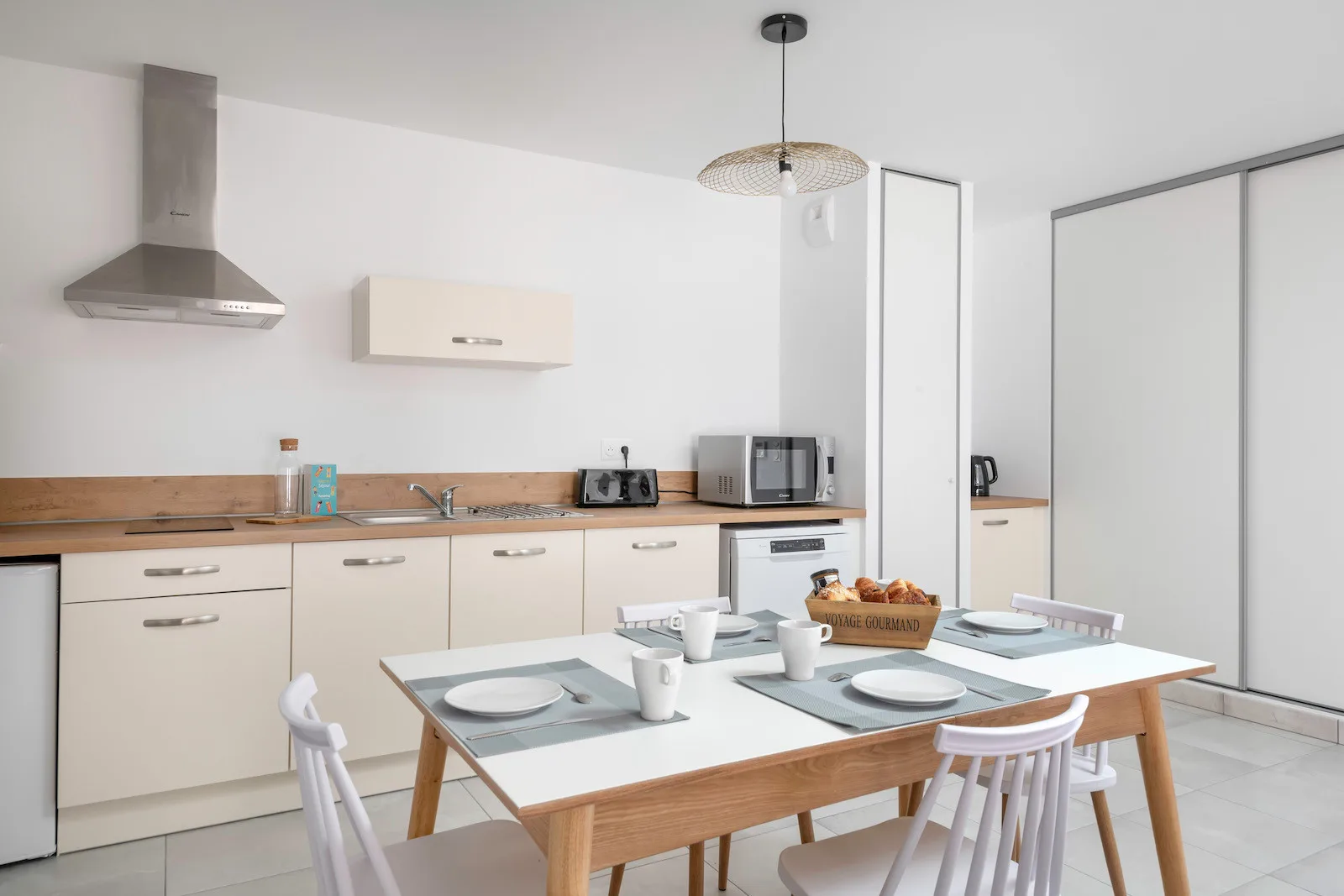 Apartment listing gallery photo.