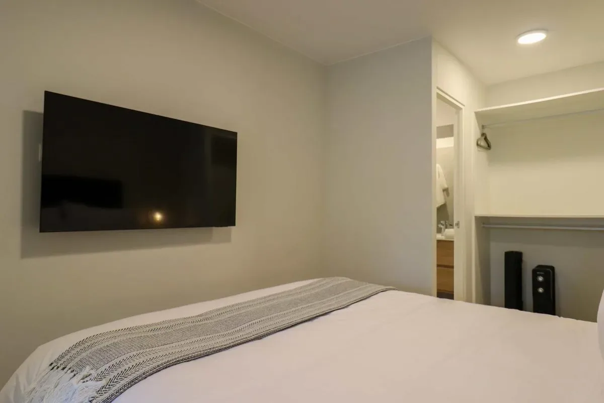 Trendy & Cozy 2BR w/ Balcony in Miraflores
