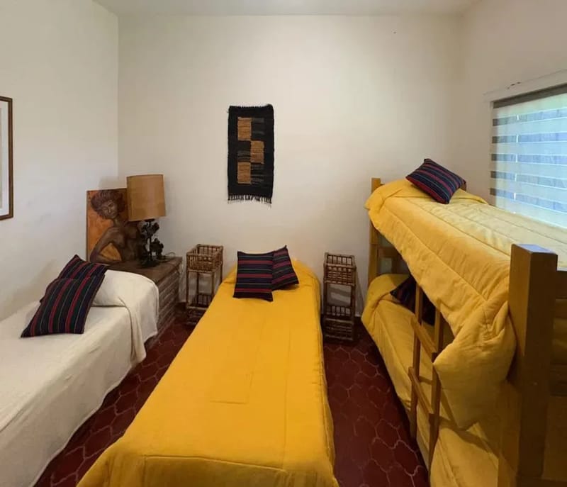 Spectacular 4BR w/ Garden Views in Mendoza