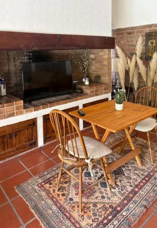 Spectacular 4BR w/ Garden Views in Mendoza