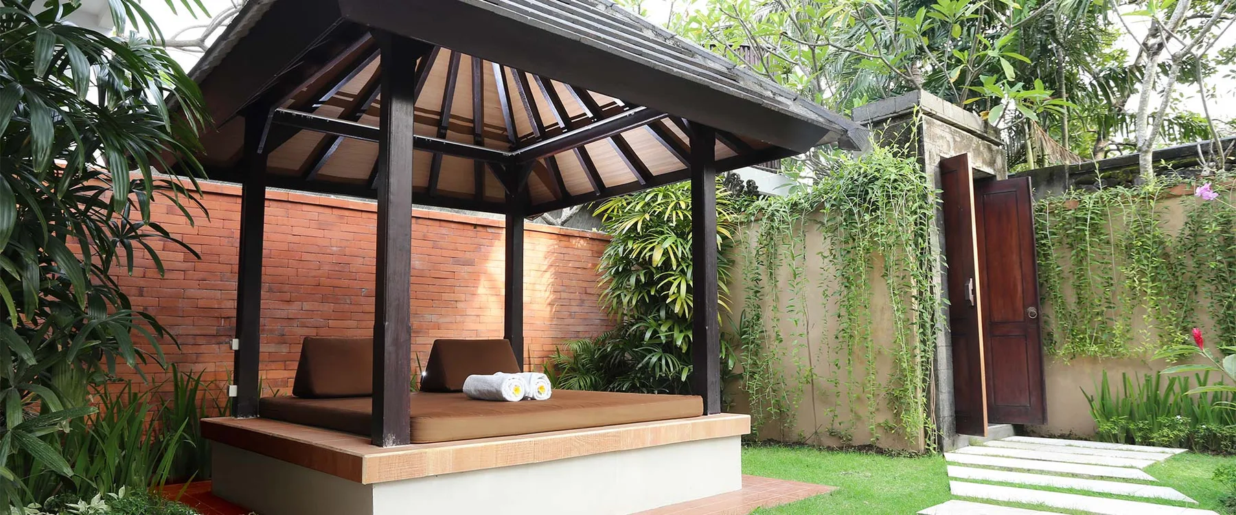 One-bedroom pool villa