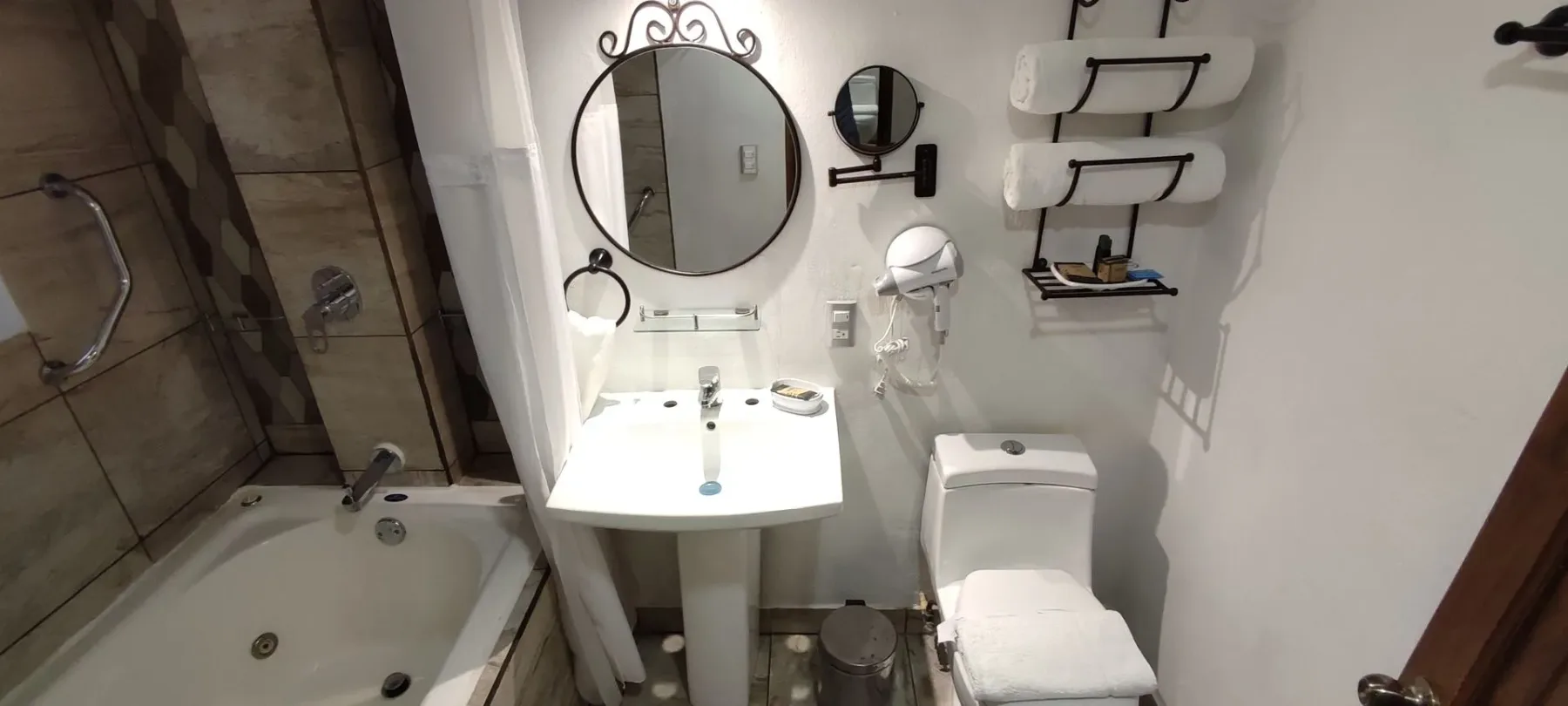 Family studio bathroom