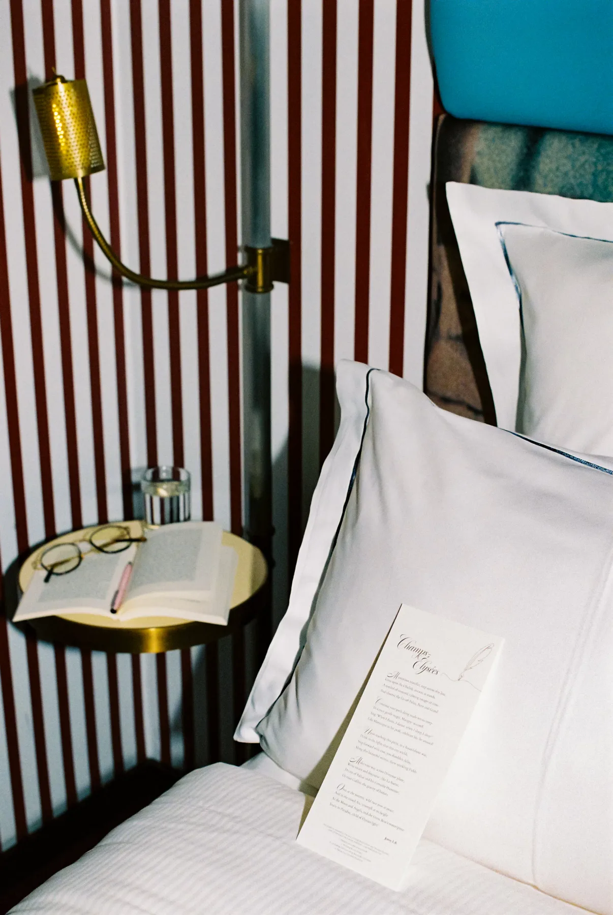 Hôtel Place du Louvre – room