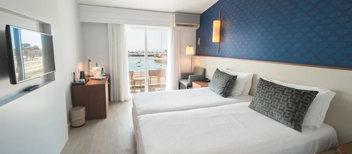 Hotel Baía Cascais guest room