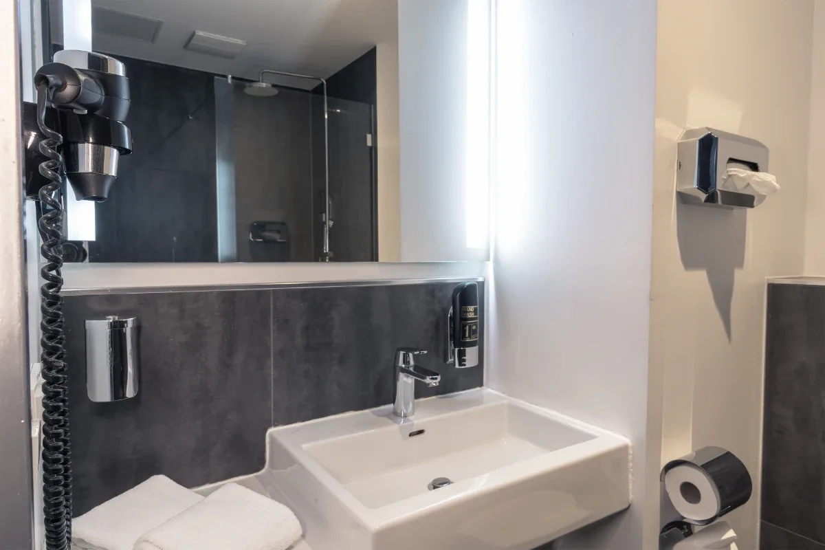 Baño del hotel.
