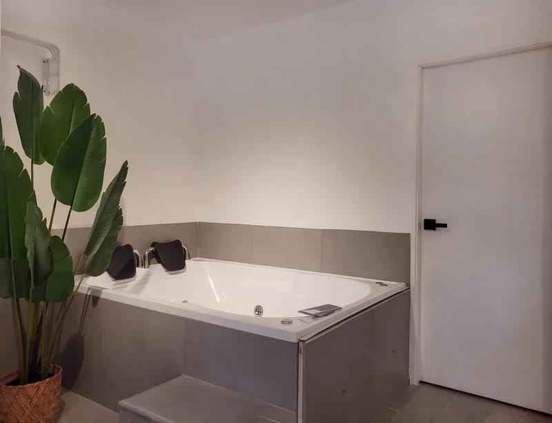 Charming 3BR w/ 3 Jacuzzis in El Poblado