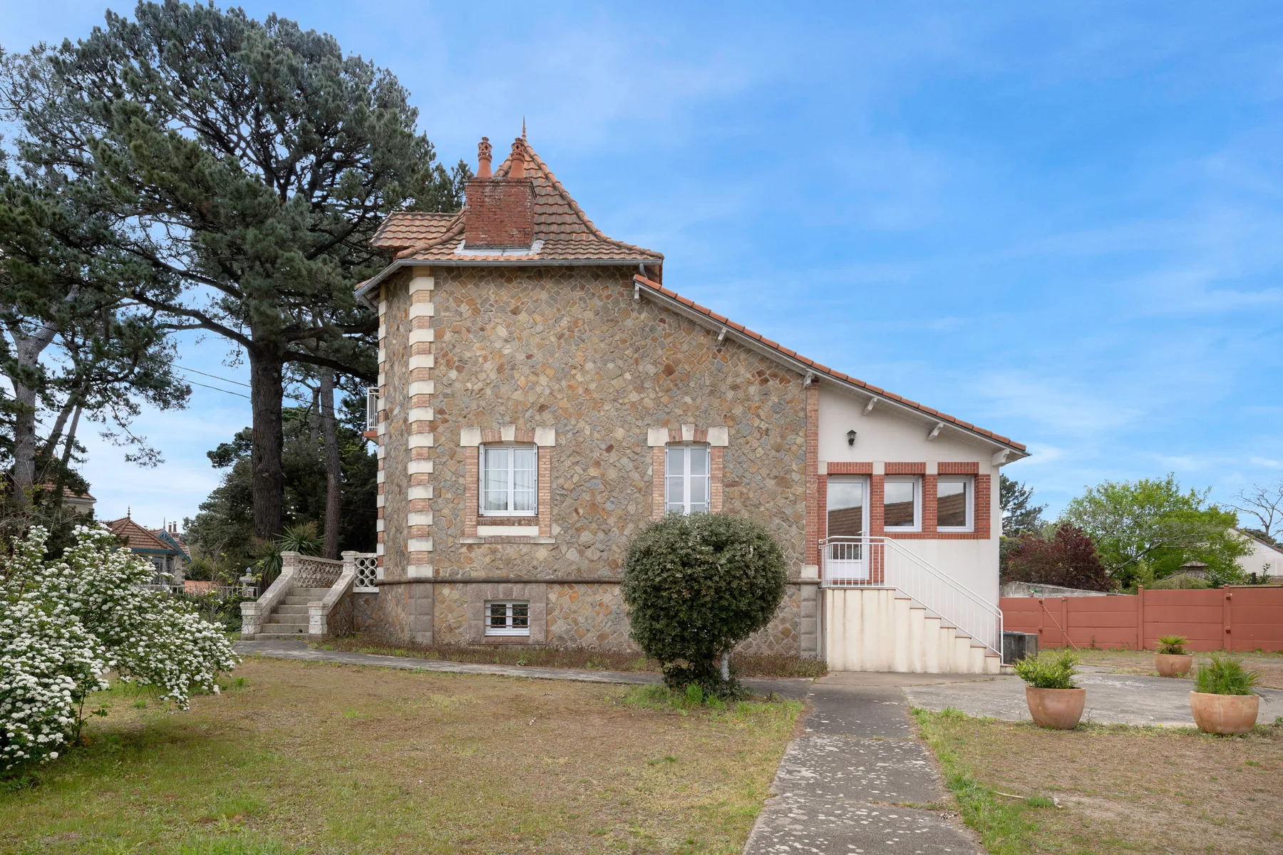 House listing gallery photo