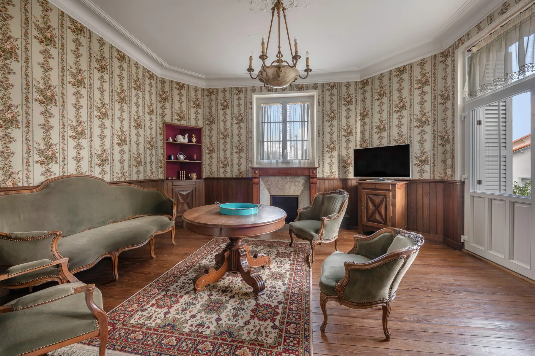 House listing gallery photo