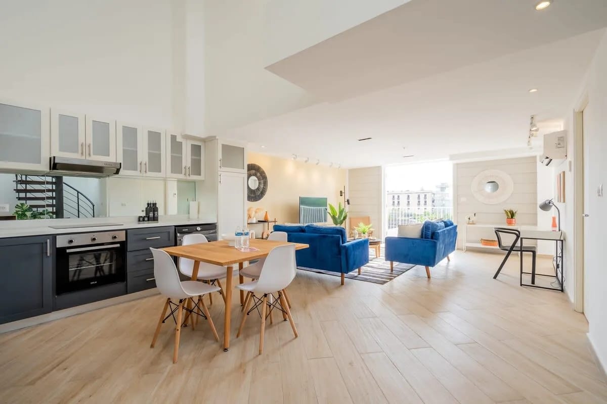 Enchanting 3BR in Casco Antiguo w/ Balcony