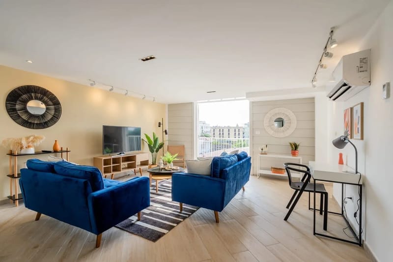 Enchanting 3BR in Casco Antiguo w/ Balcony