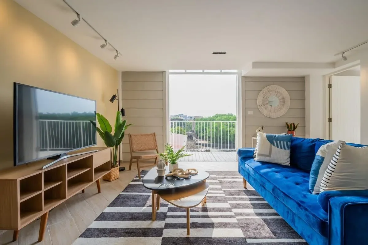 Enchanting 3BR in Casco Antiguo w/ Balcony