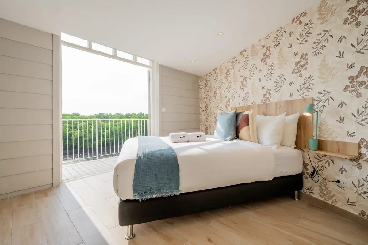 Enchanting 3BR in Casco Antiguo w/ Balcony