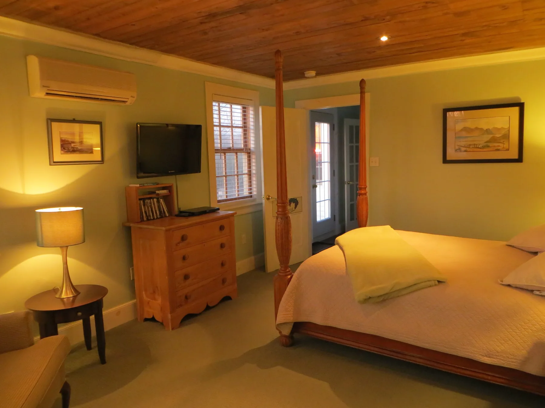 Room photo