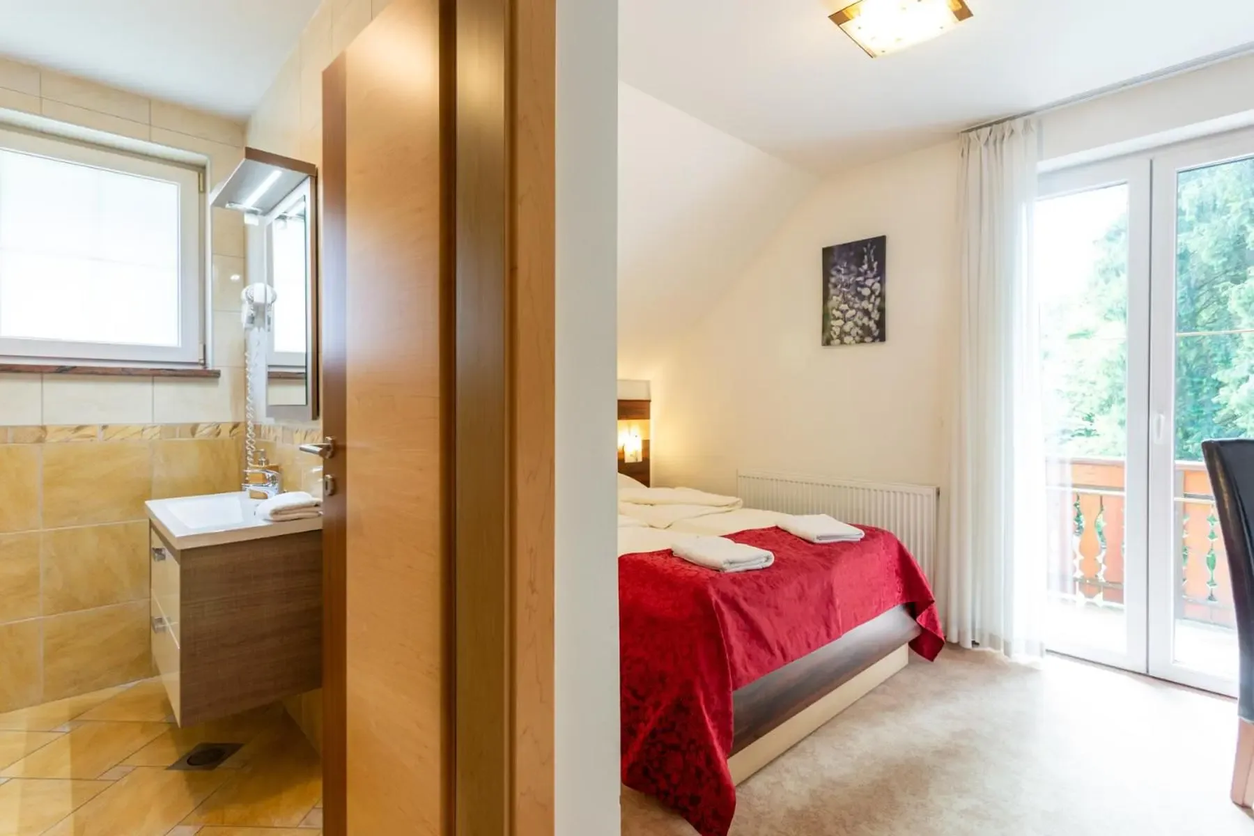 Habitación doble con balcón francés
