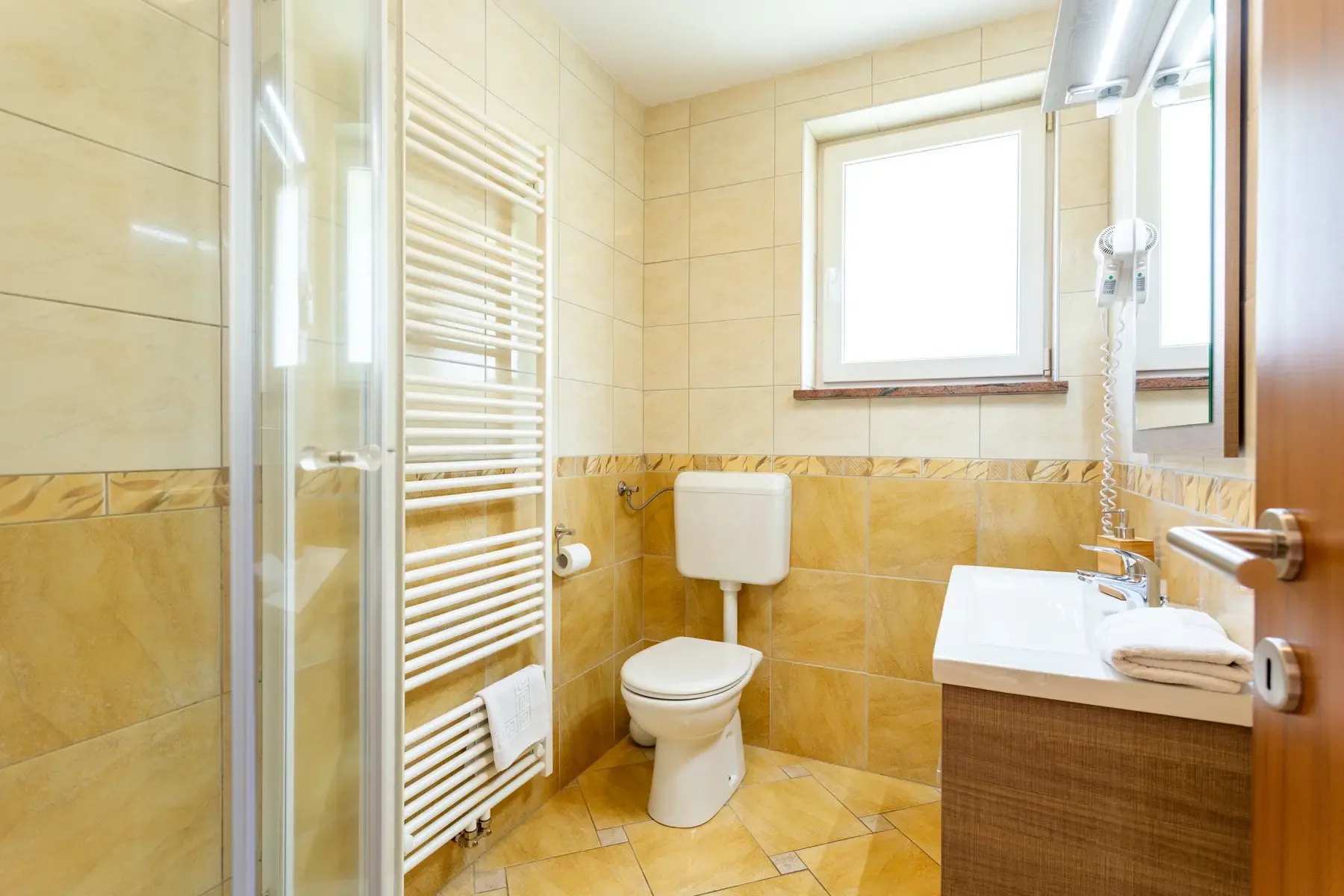 Habitación doble con balcón francés