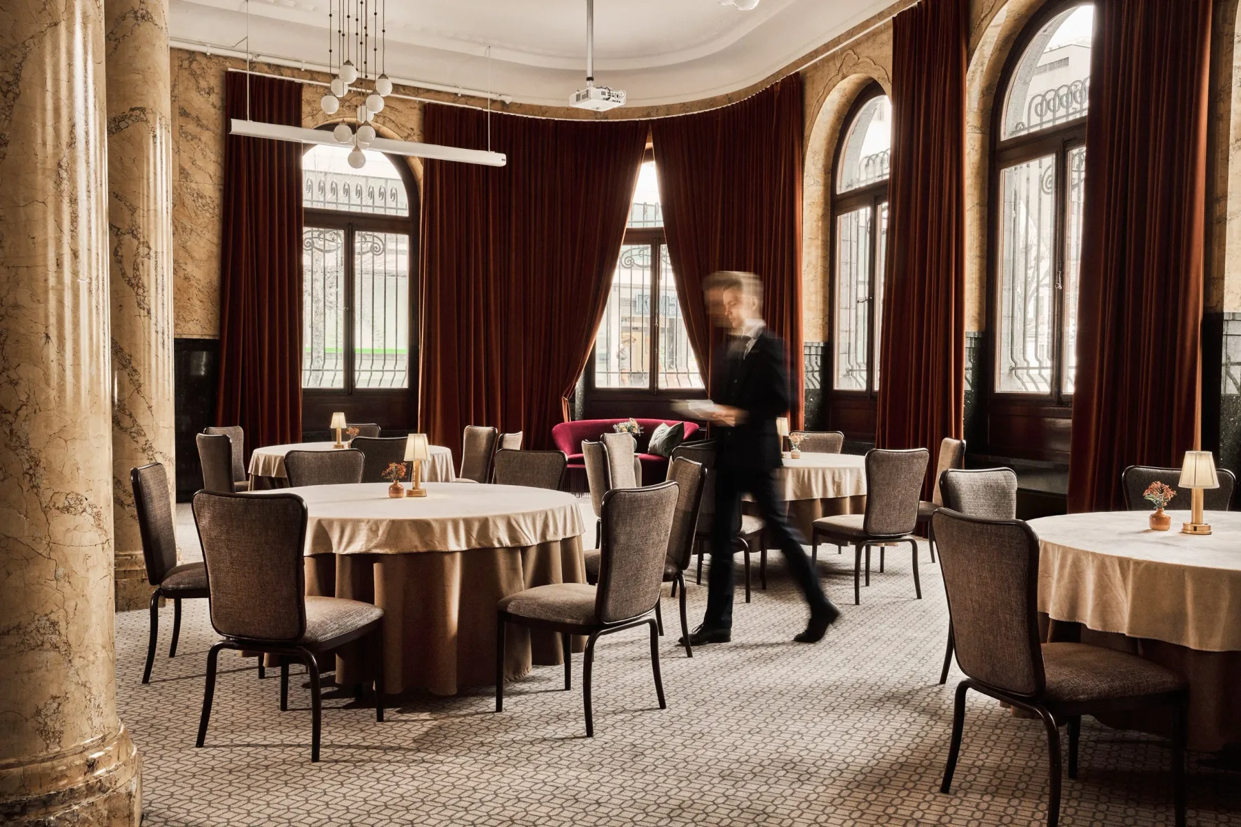 Restaurante y bar de Opus XVI