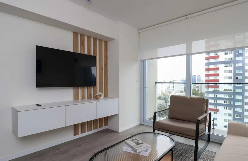 Charming 1BR w/ Balcony in Miraflores