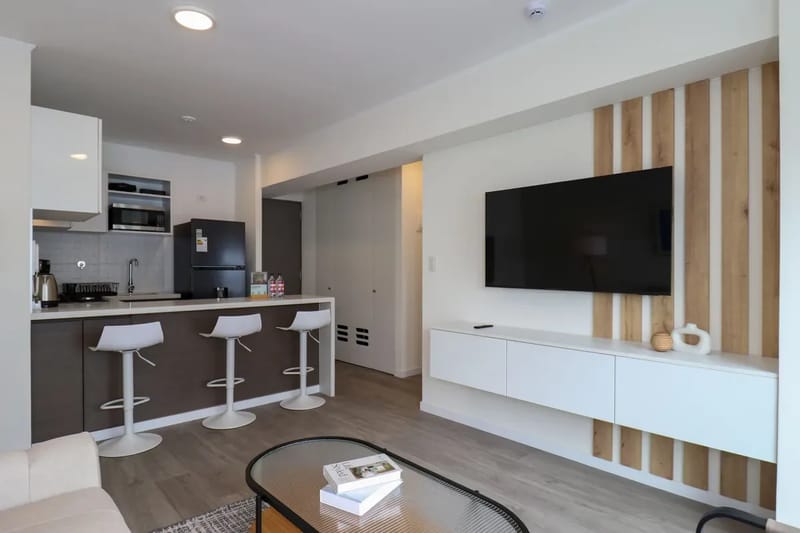 Charming 1BR w/ Balcony in Miraflores