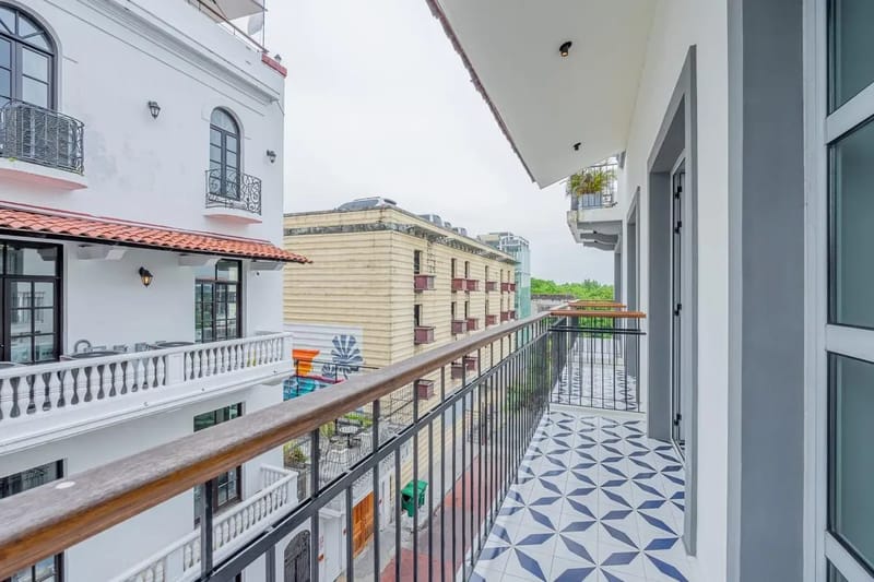 Premium 2BR in Plaza Herrera
