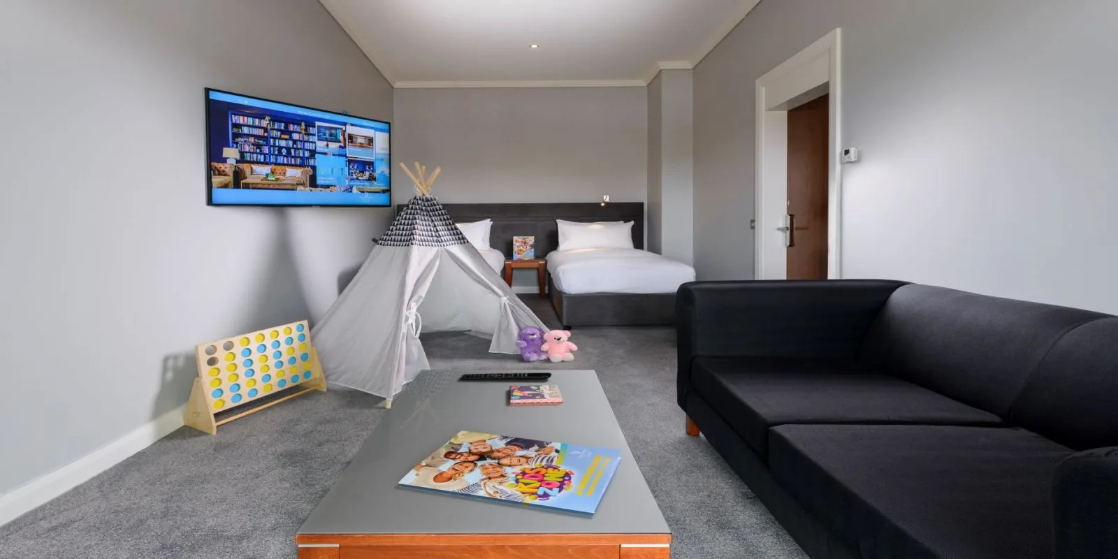 Habitación familiar de dos dormitorios con tipis