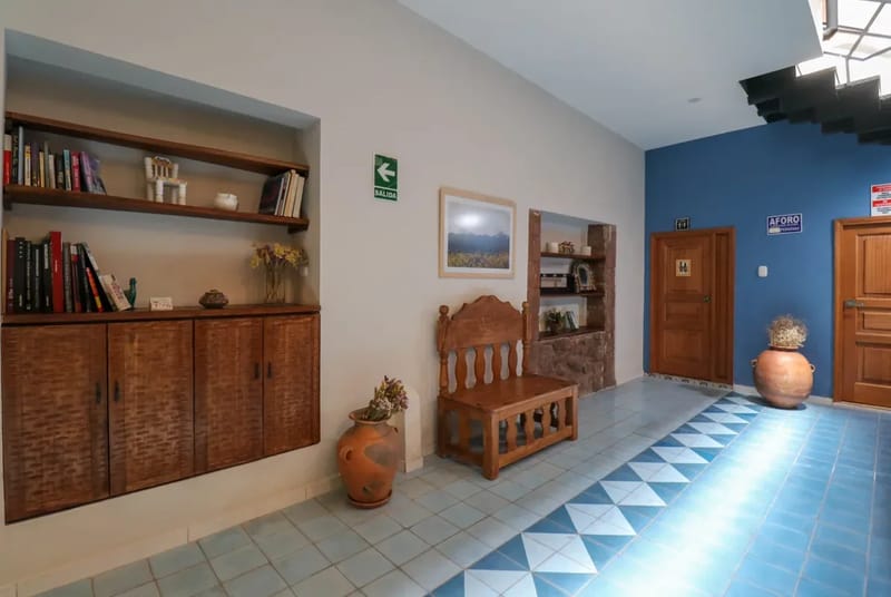 Top-Floor 1BR in Plaza de Armas w/ Plaza View