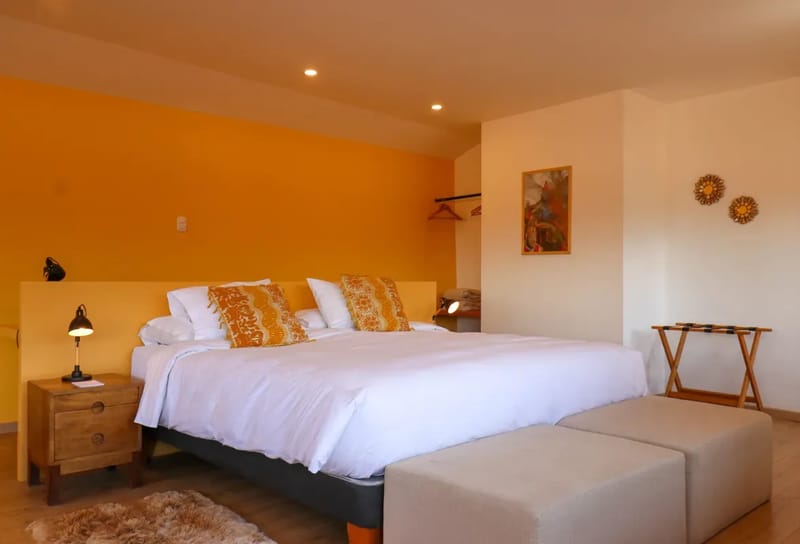 Top-Floor 1BR in Plaza de Armas w/ Plaza View