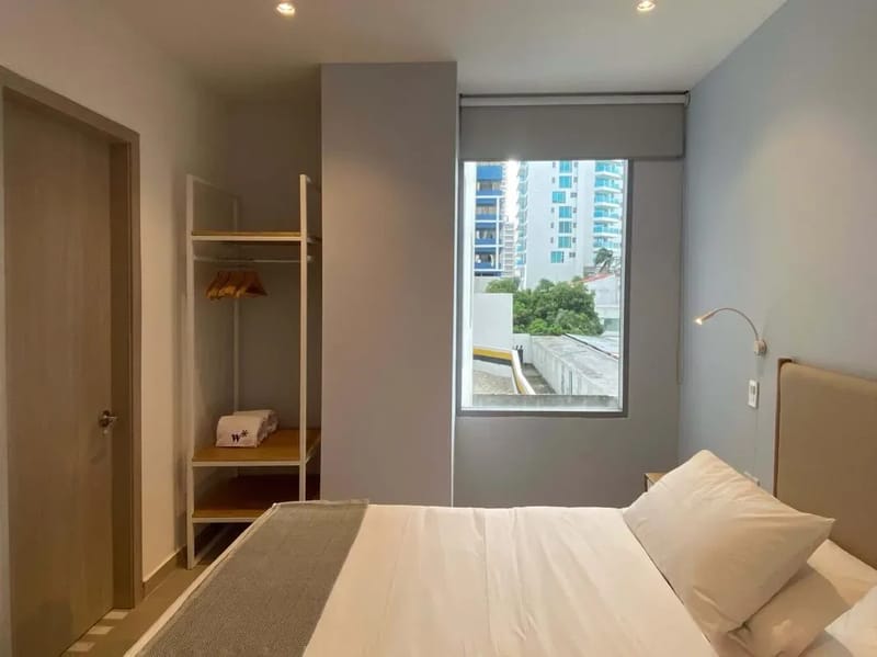 Tasteful 2BR w/ Classic Terrace in Bocagrande